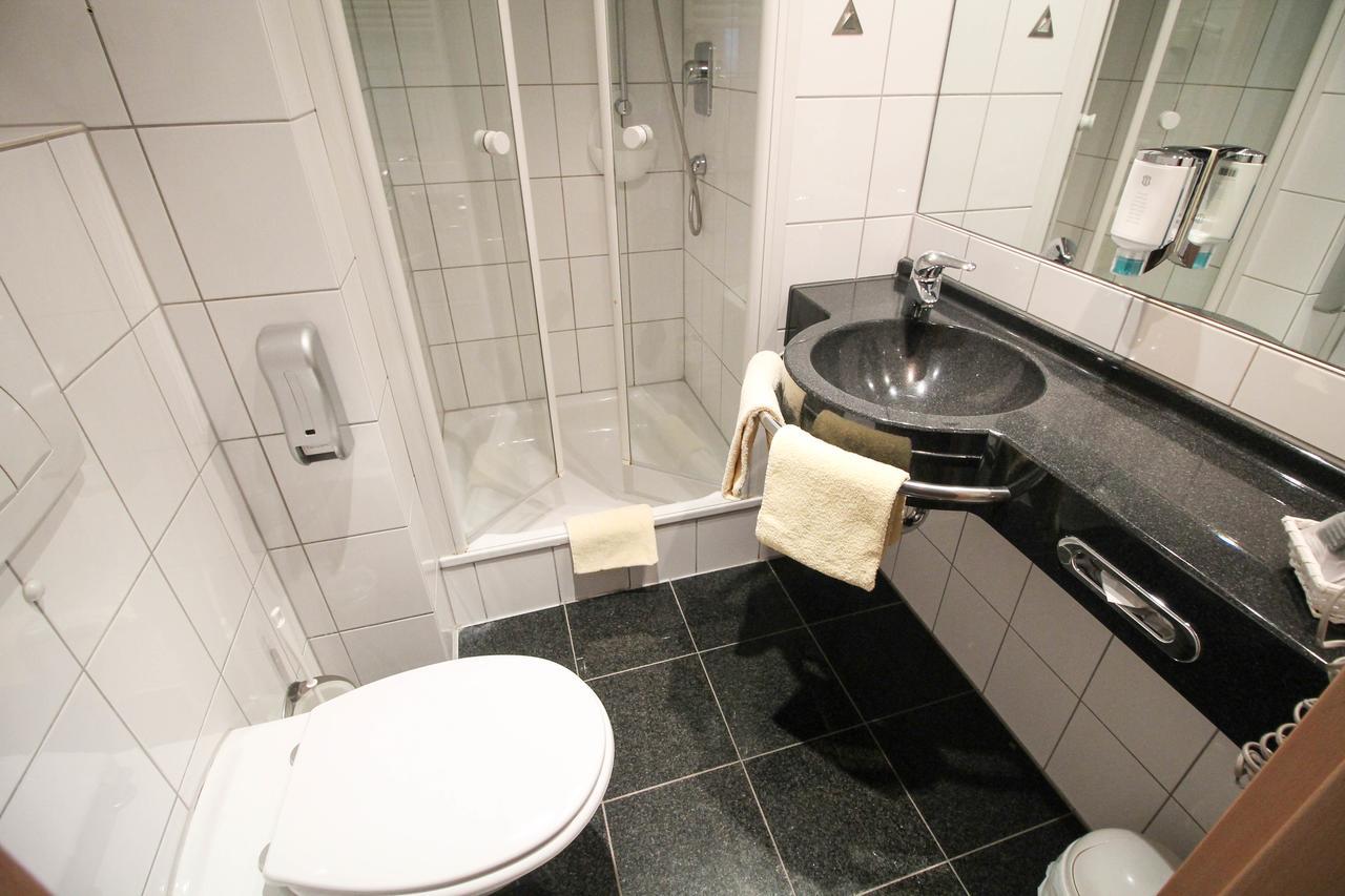 Hotel National Duesseldorf Bagian luar foto